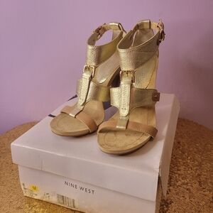 Nine West Summer heels size 8 gold and tan Never worn.